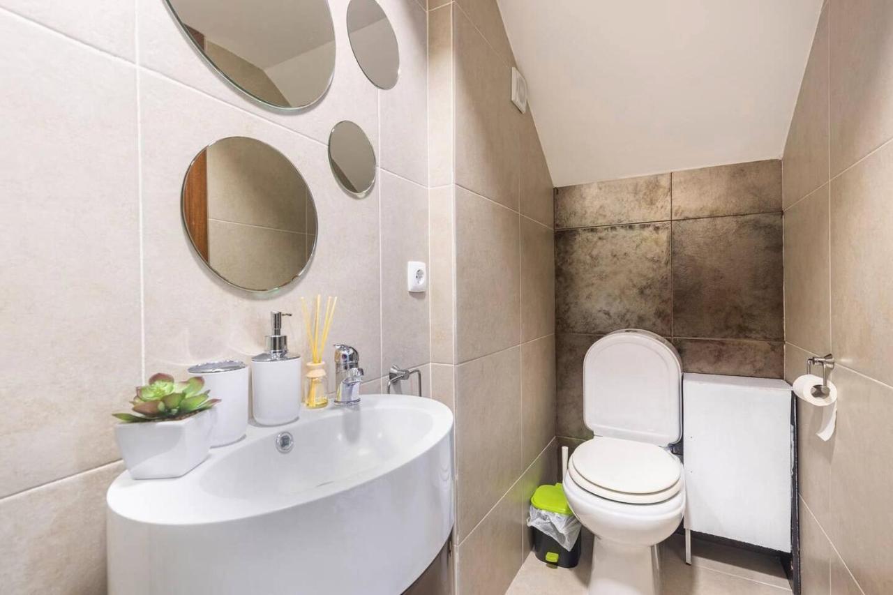 Modern Private Suite With Balcony & Bathroom - King And Queen Beds Vila Nova de Gaia Ngoại thất bức ảnh